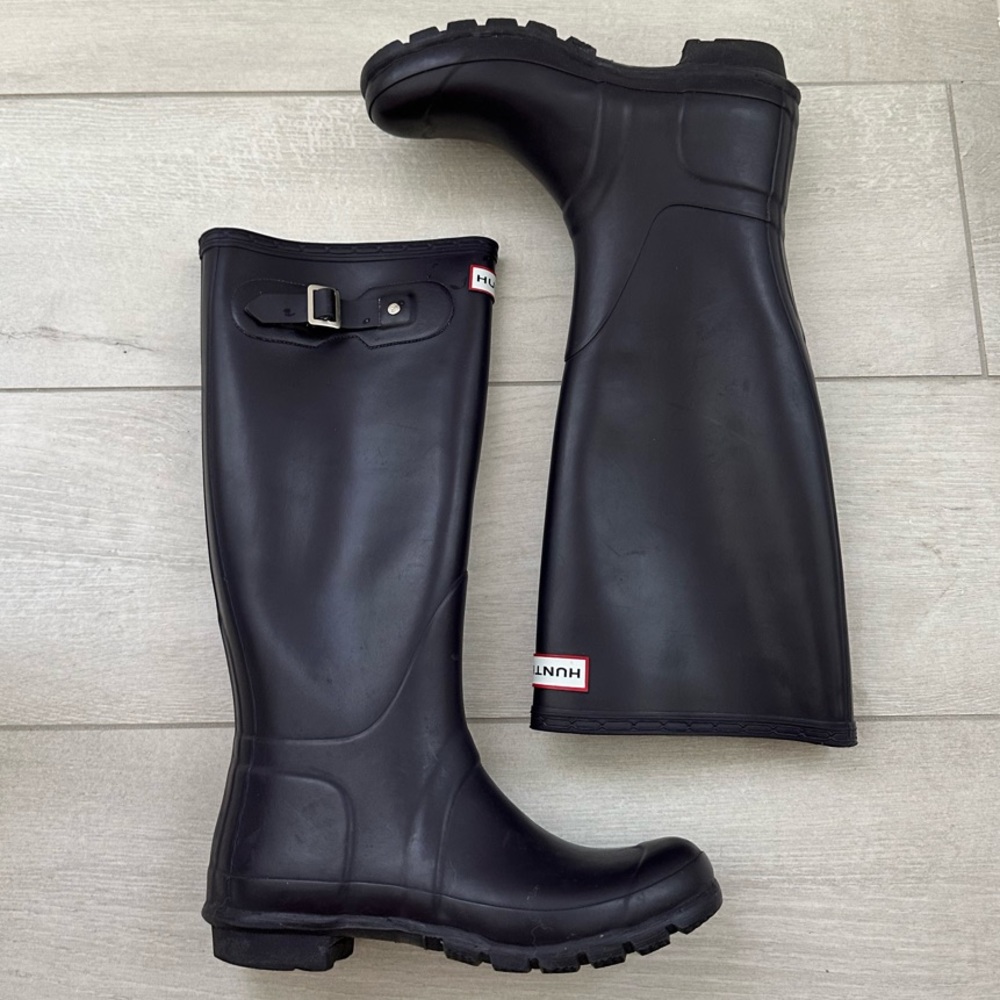Hunter Dark Indigo Snow Rain Boots with Buckle